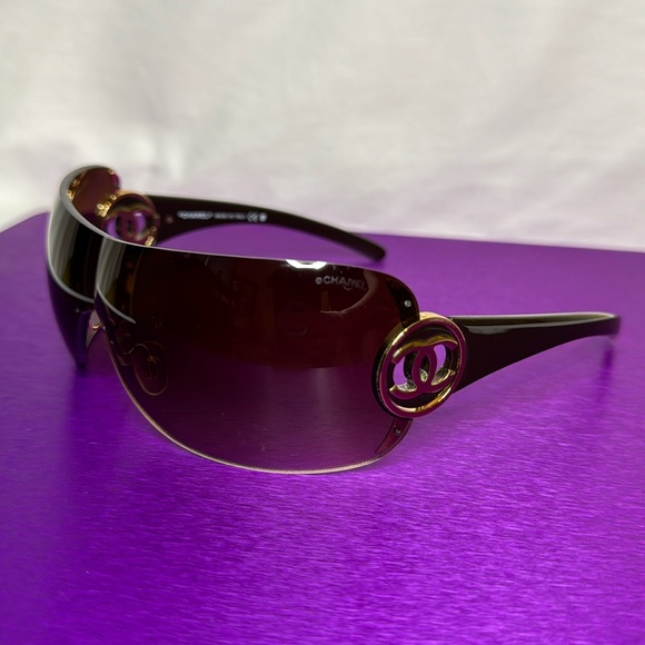 ❤️‍🔥Chanel Women’s sunglasses. Brown and Gold. Made in Italy. Light wear - Picture 1 of 8